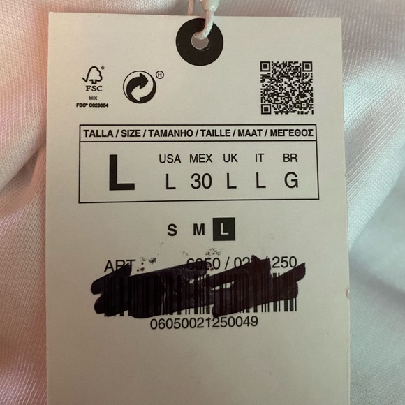 NWT. Zara White Contrast Striped Cropped T-Shirt. Size L. - Picture 6 of 9